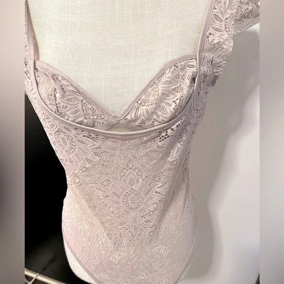 VICTORIA SECRET LACE CAP SLEEVE BODYSUIT WITH MESH BACK LAVENDER SIZE M - Picture 5 of 16